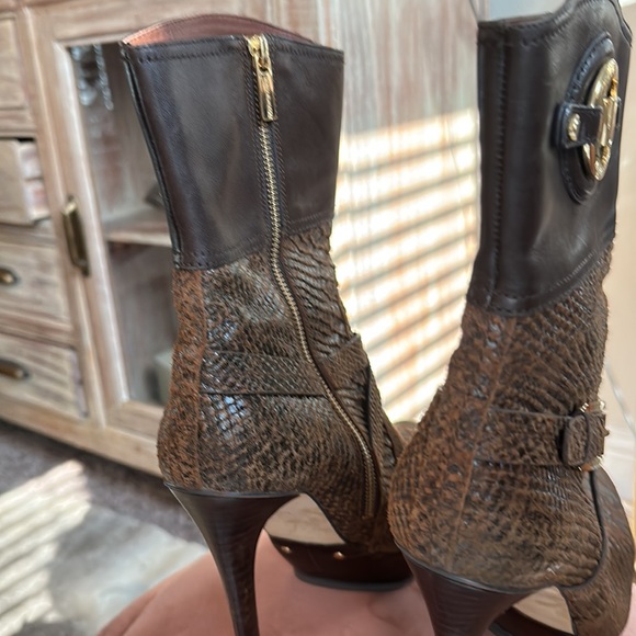 Micheal Kors snake skin boots. - Picture 7 of 7